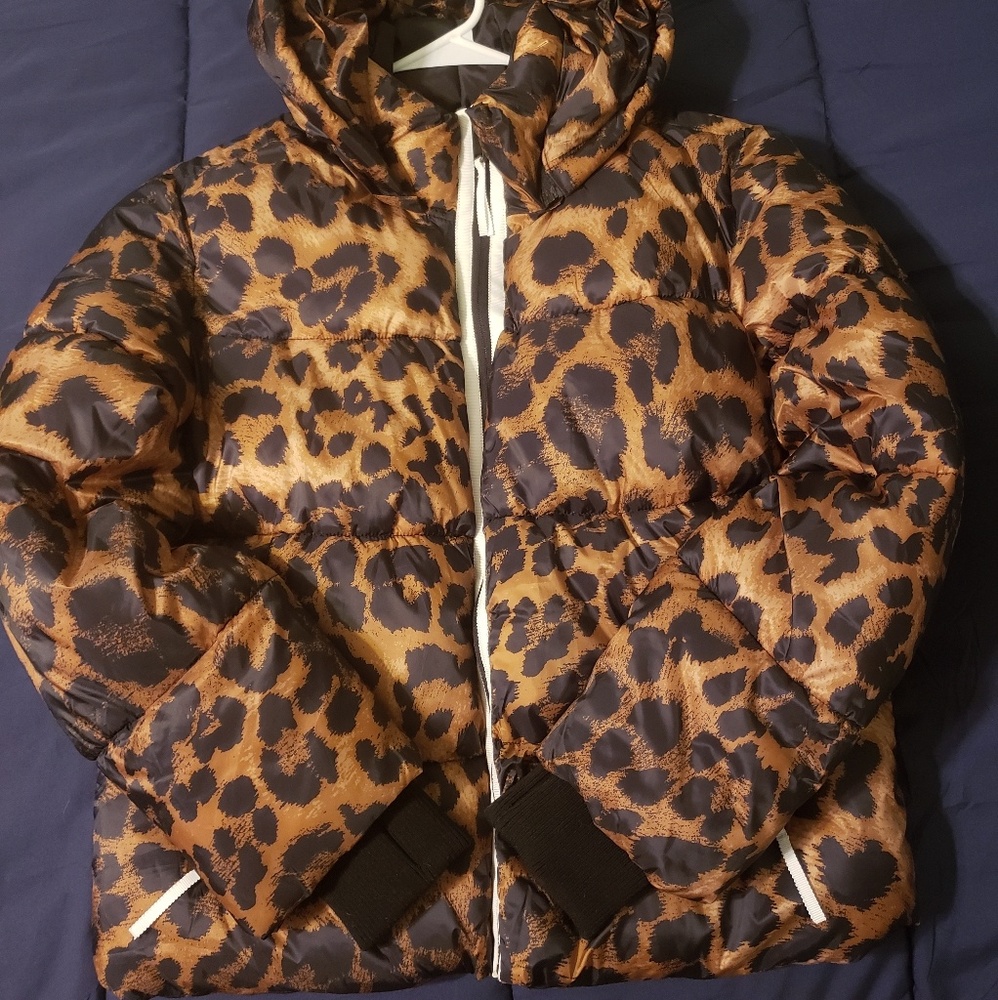 Leopard puffer coat
